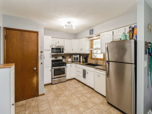 204 E Philip Street, Des Moines, IA 50315