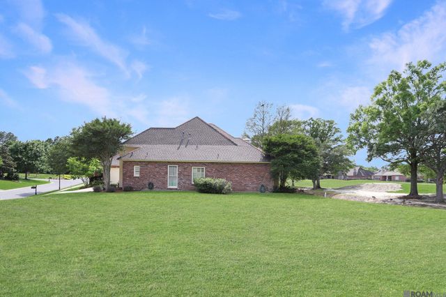19371 Garden Lake Ct, Saint George, LA 70809