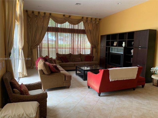 4723 SW 195th Way, Miramar, FL 33029