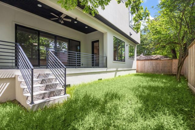 2065 Southgate Boulevard, Houston, TX 77030