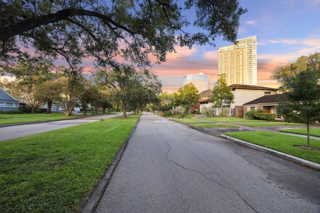 2065 Southgate Boulevard, Houston, TX 77030