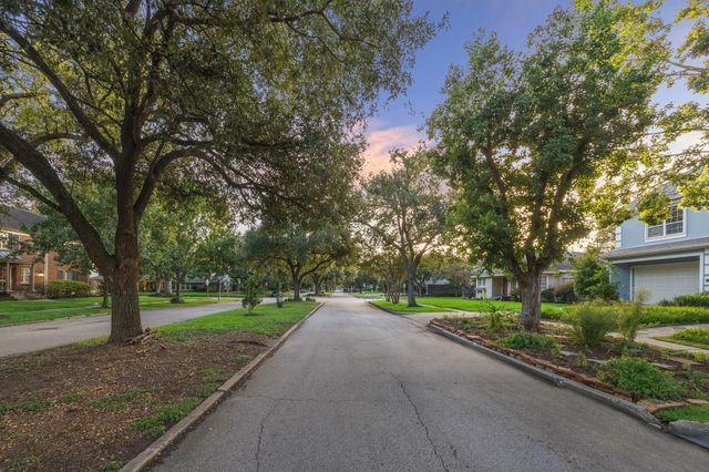 2065 Southgate Boulevard, Houston, TX 77030