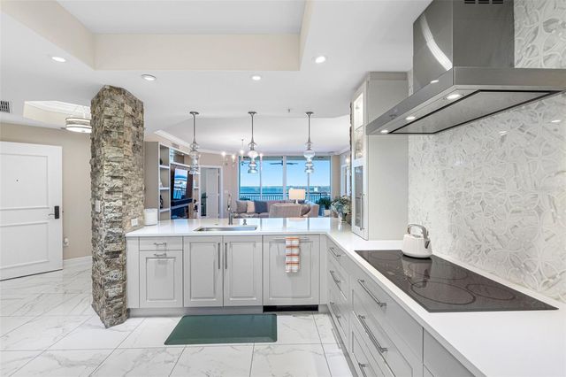 5823 BOWEN DANIEL DRIVE 1004, Tampa, FL 33616