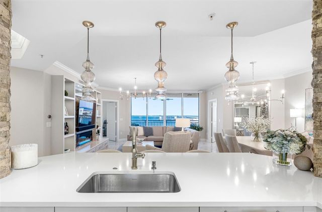 5823 BOWEN DANIEL DRIVE 1004, Tampa, FL 33616