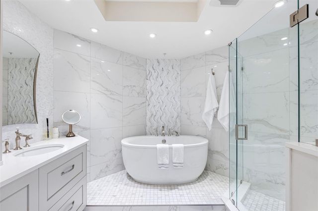 5823 BOWEN DANIEL DRIVE 1004, Tampa, FL 33616