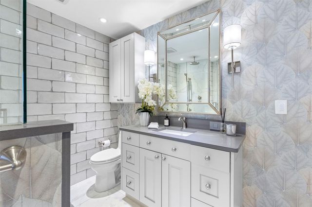 5823 BOWEN DANIEL DRIVE 1004, Tampa, FL 33616