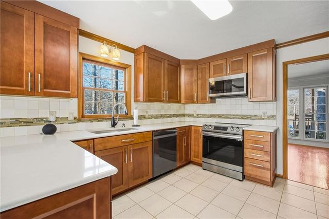 4844 Ridgewood Creek Drive, Acworth, GA 30102