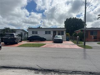 9026 SW 34 ST, Miami, FL 33165