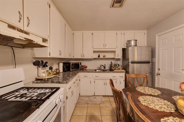 1005 Holly Lane, Oklahoma City, OK 73110