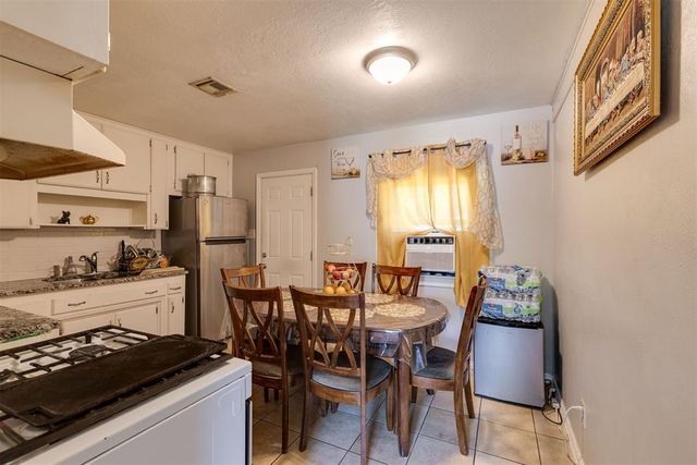1005 Holly Lane, Oklahoma City, OK 73110
