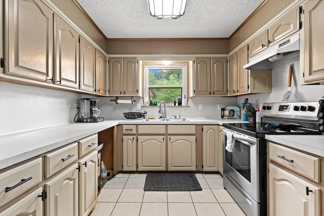 306 Bermuda Dr., White Oak, TX 75693