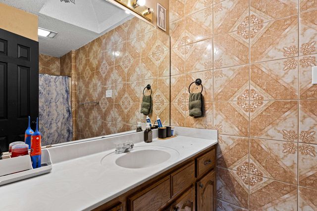 306 Bermuda Dr., White Oak, TX 75693