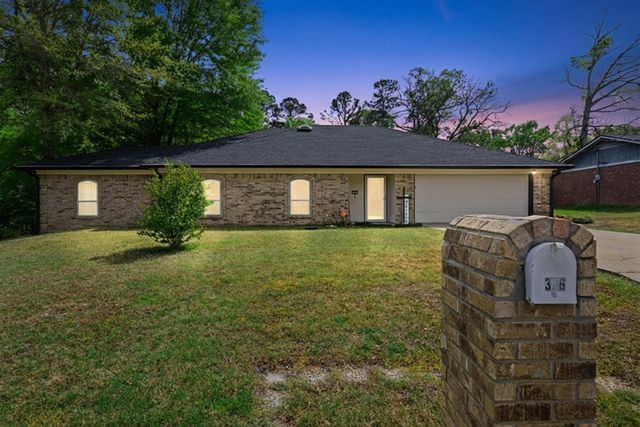 306 Bermuda Dr., White Oak, TX 75693