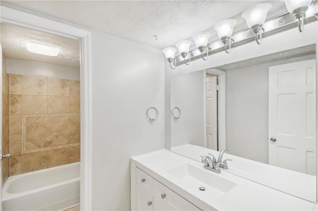 6429 Woodstone Way, Morrow, GA 30260