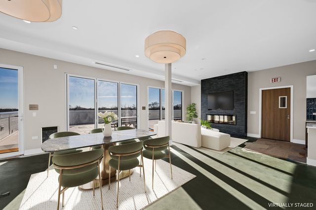 839 Madison Street 202, Oak Park, IL 60302