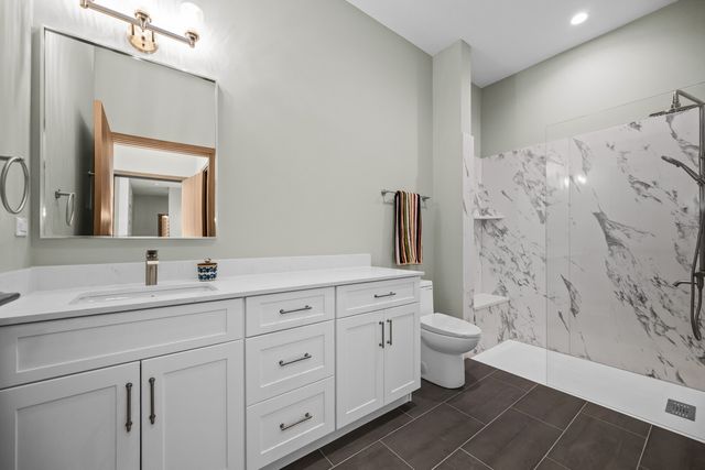 839 Madison Street 202, Oak Park, IL 60302