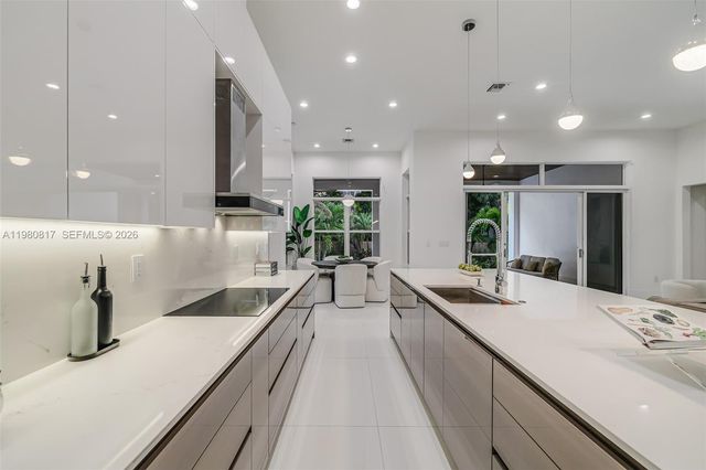 11412 NE 8th Ave, Biscayne Park, FL 33161