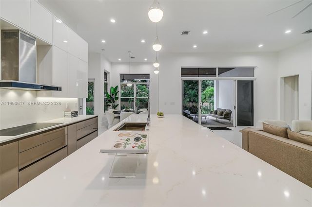 11412 NE 8th Ave, Biscayne Park, FL 33161