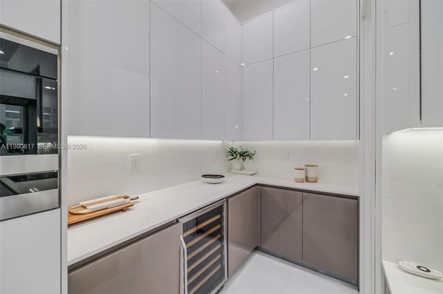 11412 NE 8th Ave, Biscayne Park, FL 33161