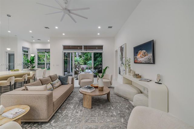 11412 NE 8th Ave, Biscayne Park, FL 33161