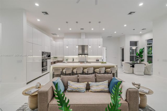 11412 NE 8th Ave, Biscayne Park, FL 33161