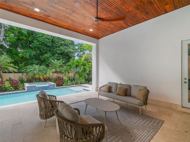 11412 NE 8th Ave, Biscayne Park, FL 33161