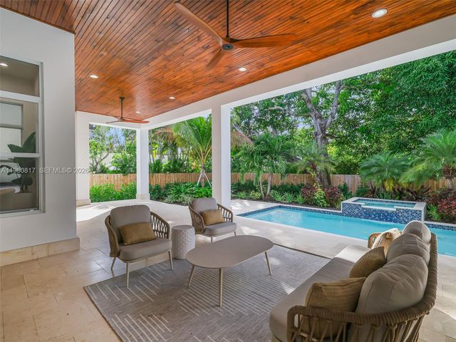 11412 NE 8th Ave, Biscayne Park, FL 33161