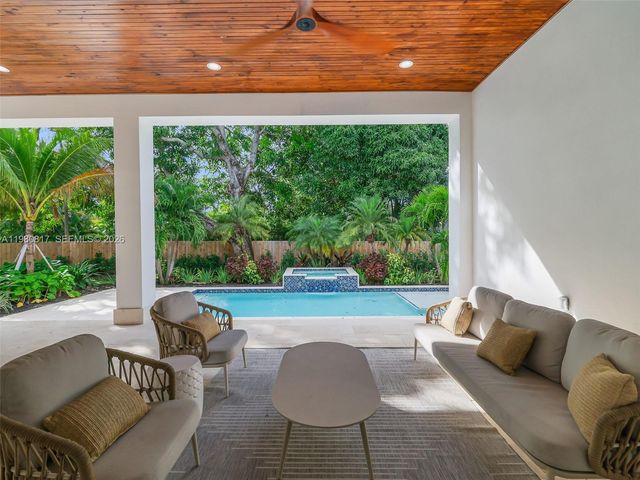 11412 NE 8th Ave, Biscayne Park, FL 33161