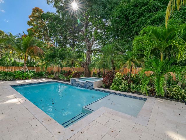 11412 NE 8th Ave, Biscayne Park, FL 33161