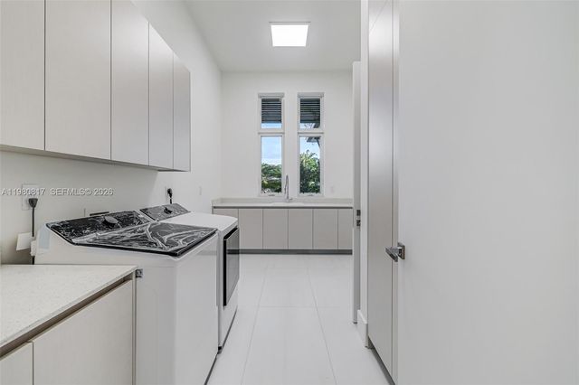 11412 NE 8th Ave, Biscayne Park, FL 33161