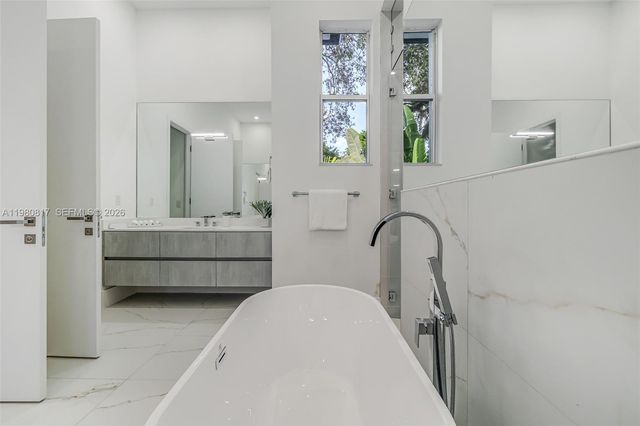 11412 NE 8th Ave, Biscayne Park, FL 33161