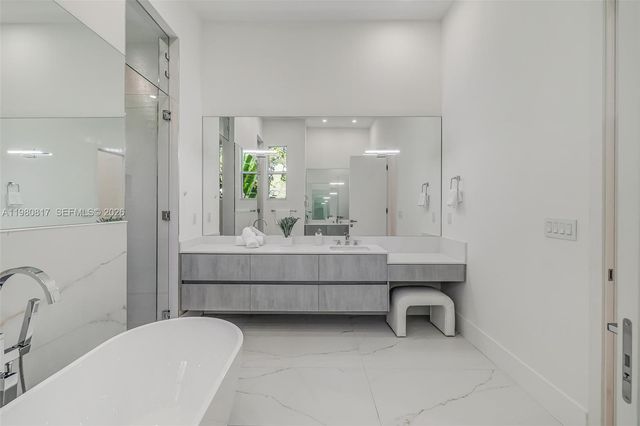 11412 NE 8th Ave, Biscayne Park, FL 33161