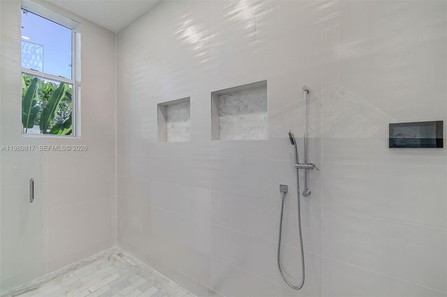 11412 NE 8th Ave, Biscayne Park, FL 33161