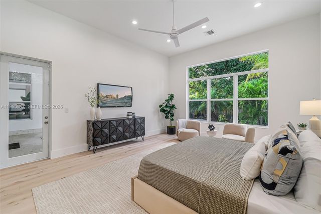 11412 NE 8th Ave, Biscayne Park, FL 33161