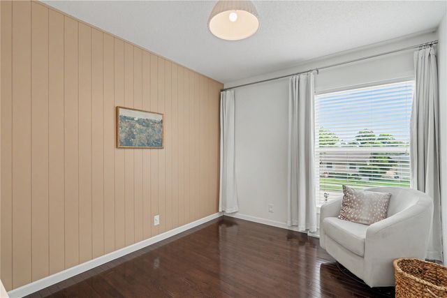 221 Windsor Drive NE, Cedar Rapids, IA 52402