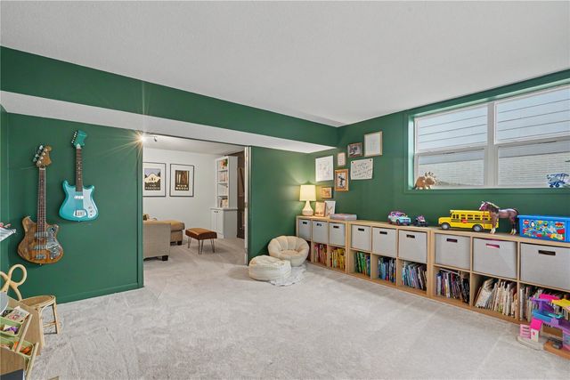 221 Windsor Drive NE, Cedar Rapids, IA 52402