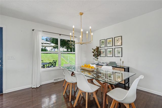 221 Windsor Drive NE, Cedar Rapids, IA 52402