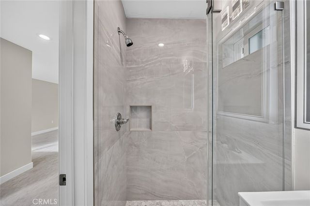 61 Sparrowhawk, Irvine, CA 92604