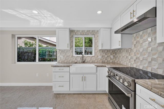 61 Sparrowhawk, Irvine, CA 92604