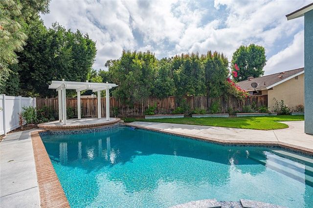 61 Sparrowhawk, Irvine, CA 92604
