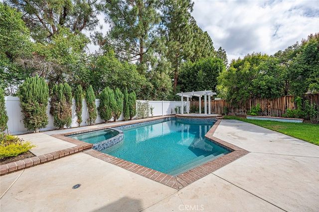 61 Sparrowhawk, Irvine, CA 92604