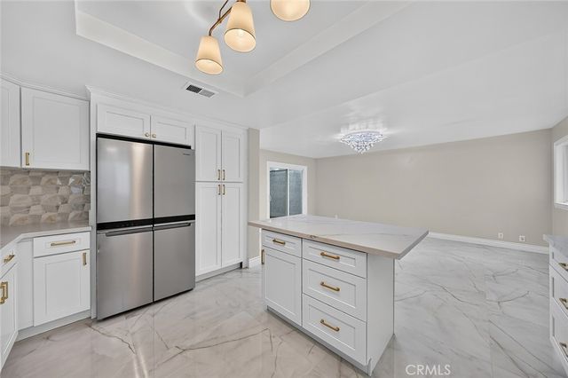 61 Sparrowhawk, Irvine, CA 92604