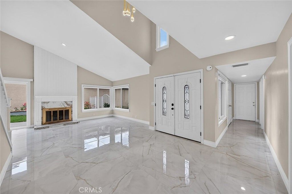 61 Sparrowhawk, Irvine, CA 92604