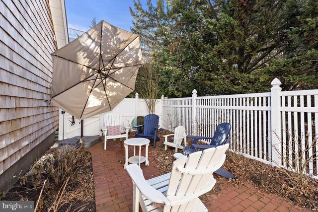 112 8TH ST E, Beach Haven, NJ 08008