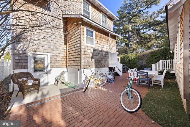 112 8TH ST E, Beach Haven, NJ 08008