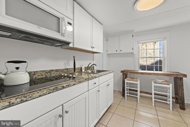 112 8TH ST E, Beach Haven, NJ 08008
