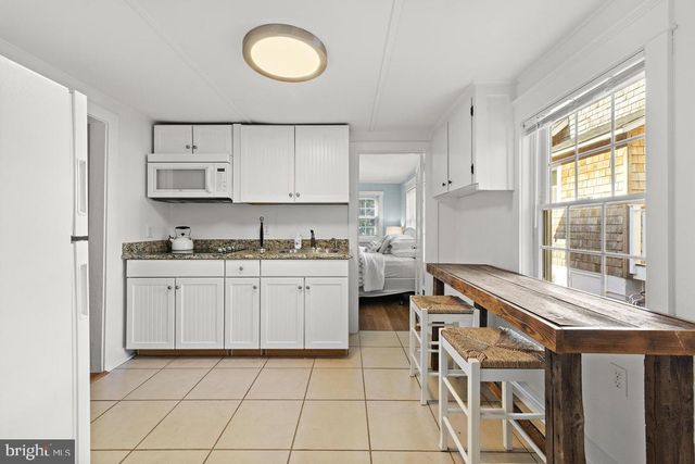 112 8TH ST E, Beach Haven, NJ 08008