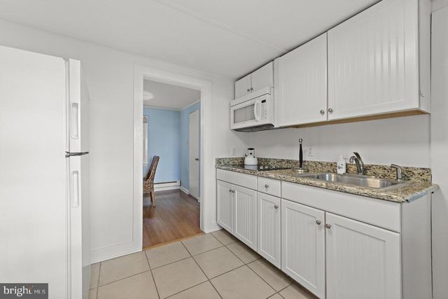 112 8TH ST E, Beach Haven, NJ 08008