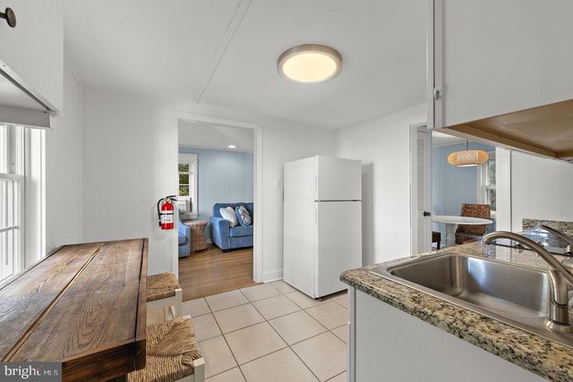 112 8TH ST E, Beach Haven, NJ 08008