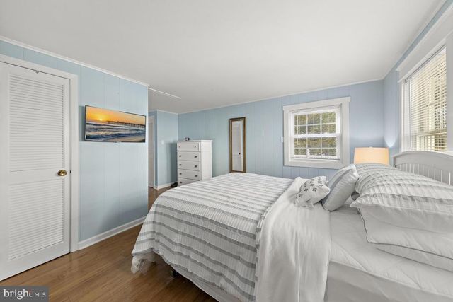 112 8TH ST E, Beach Haven, NJ 08008